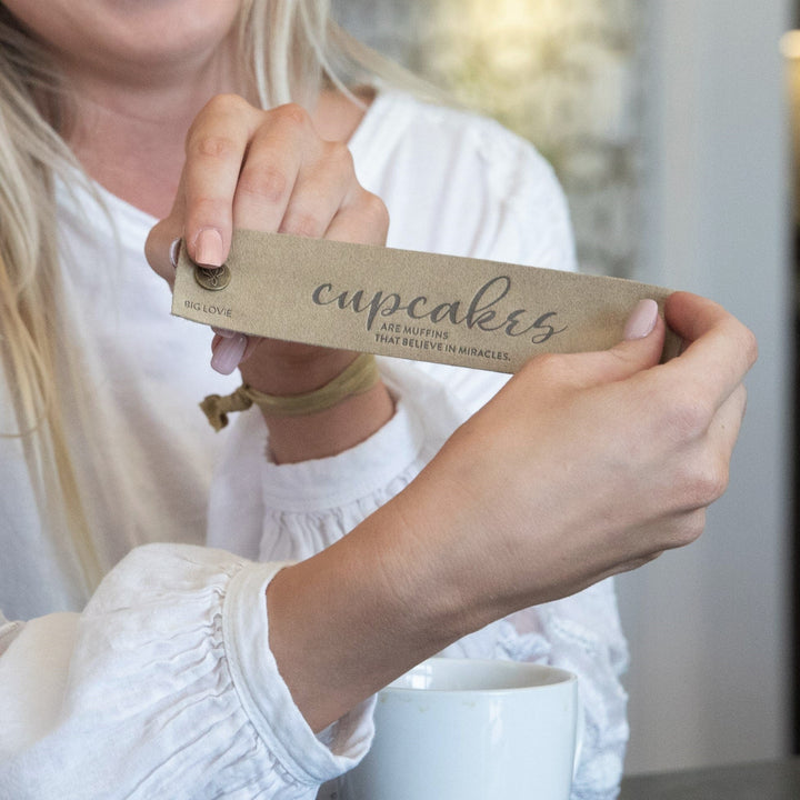 LOVESNAP | CUPCAKES ARE MUFFINS THAT BELIEVE in MIRACLES