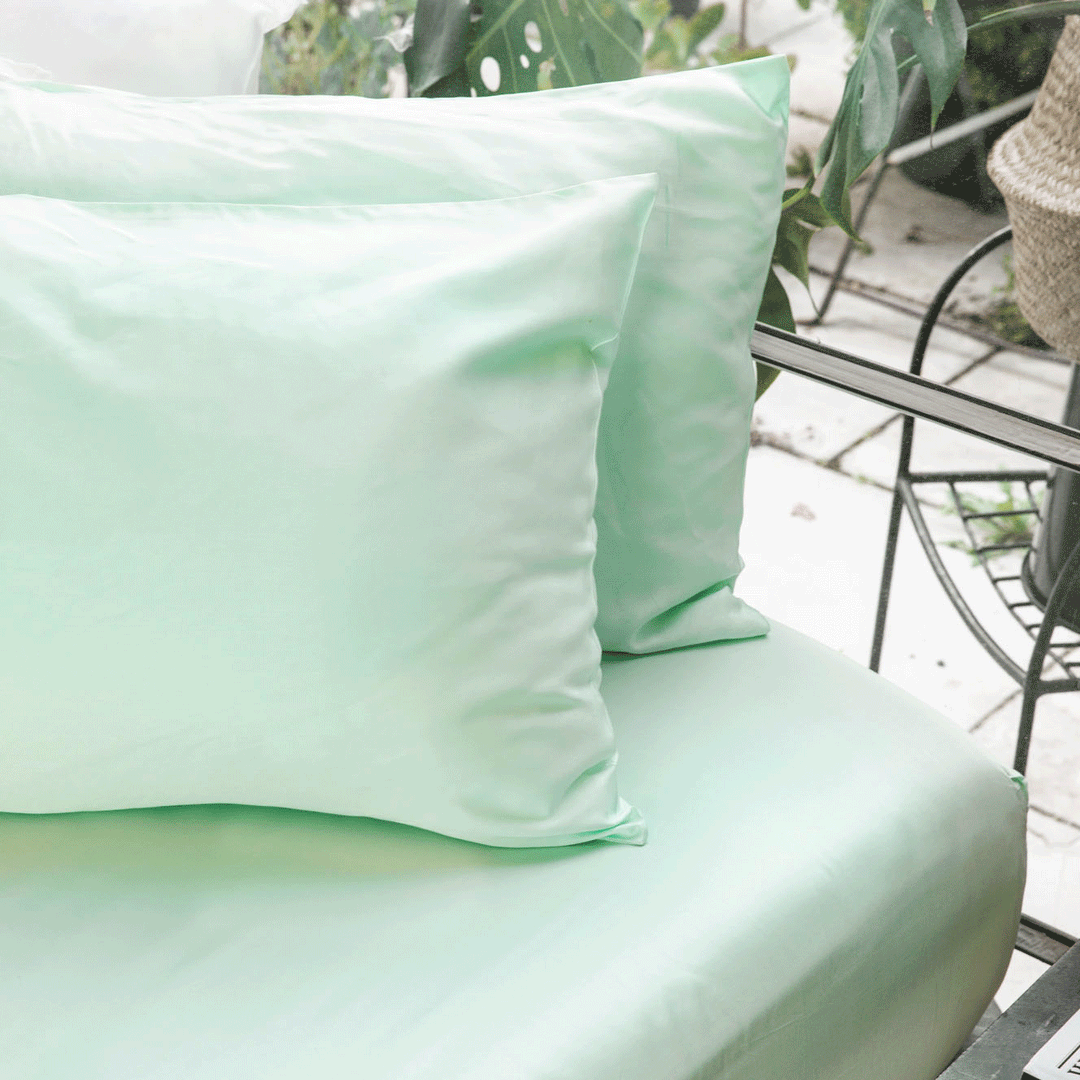 CleanBamboo® Signature Sateen Pillowcase Set by ettitude