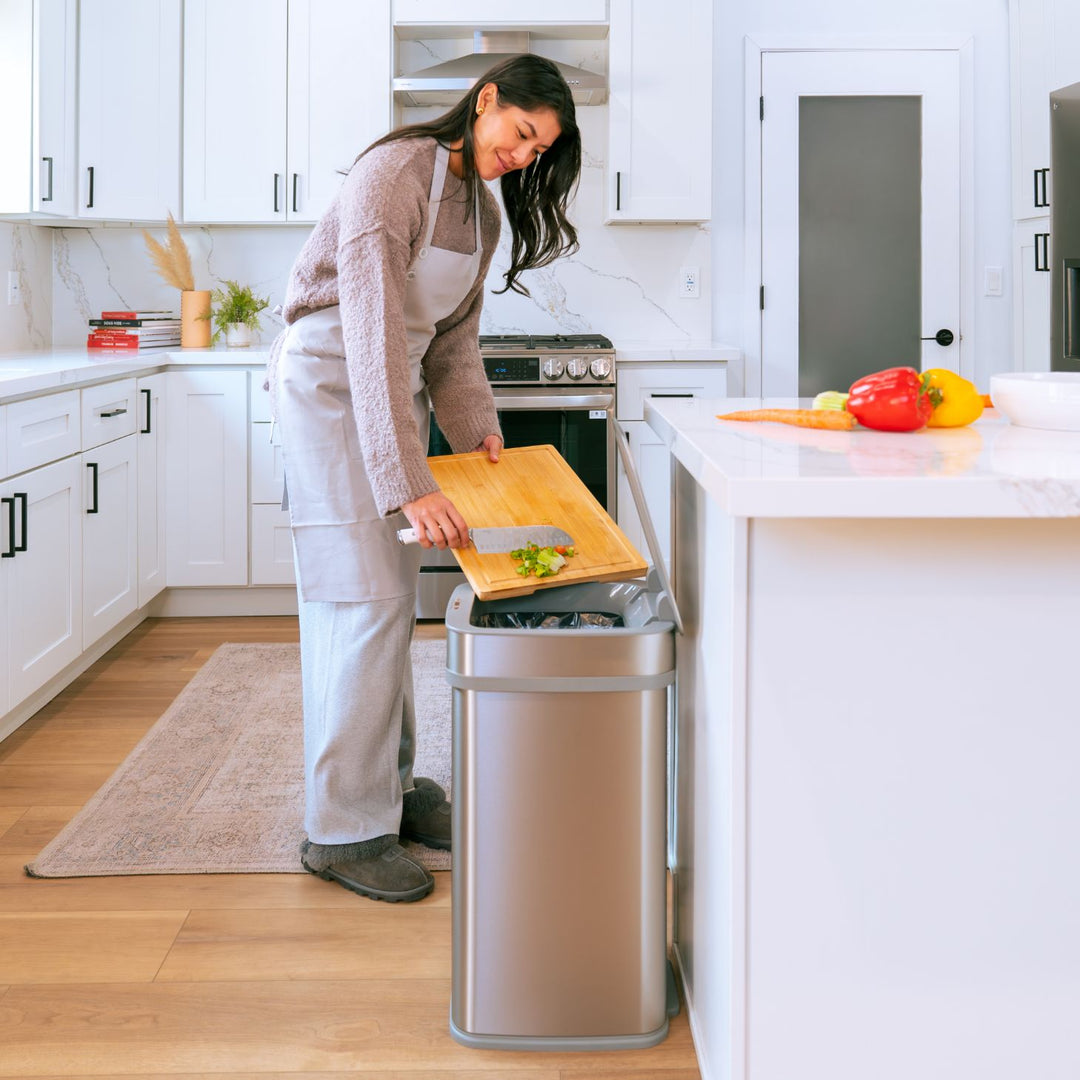 13 Gallon | Nova² Squared UV Odor Neutralizing Smart Kitchen Trash Can | ONT-50-82