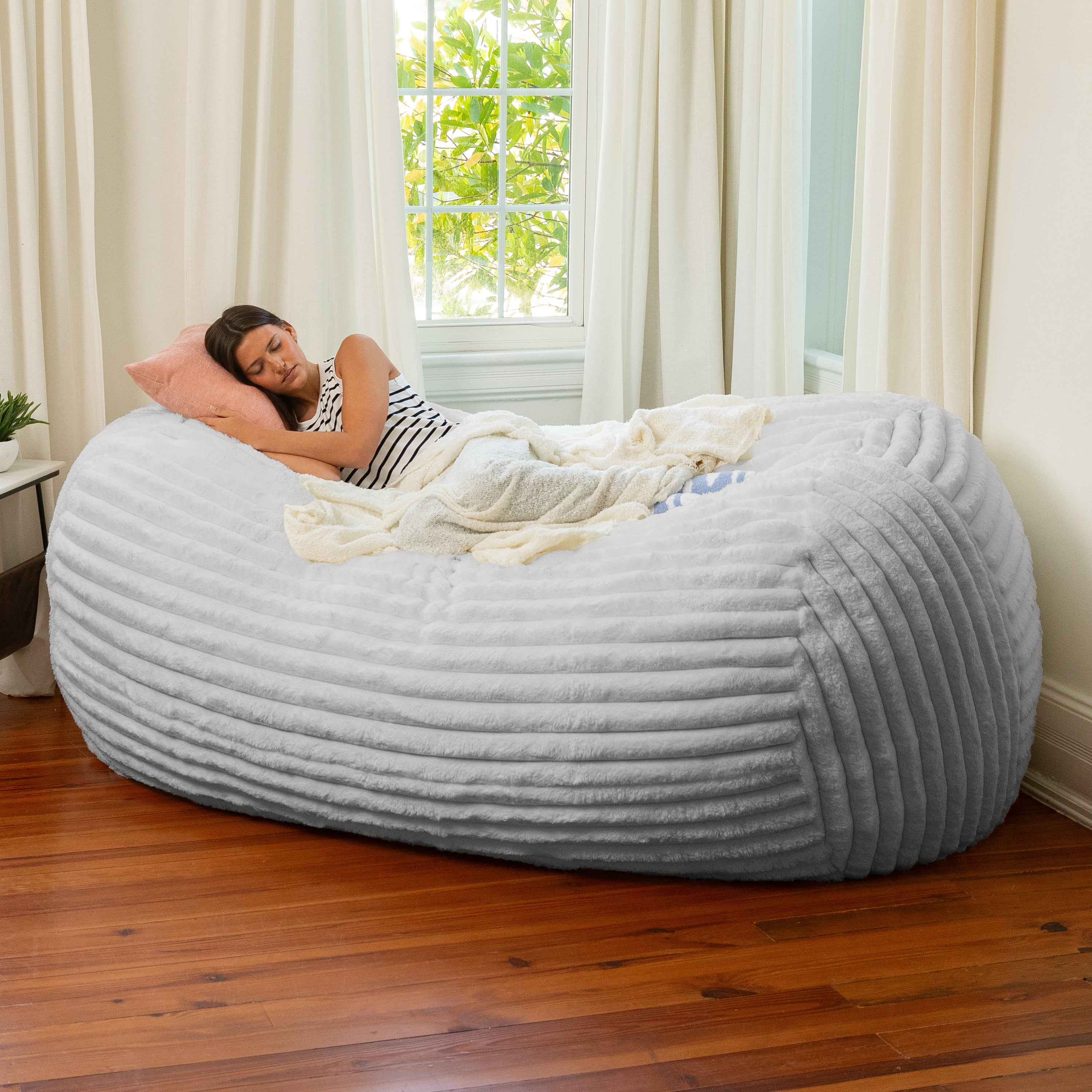 Jaxx Grand Lounger 7 Foot Bean Bag Sofa -Mondo Fur – Brookstone