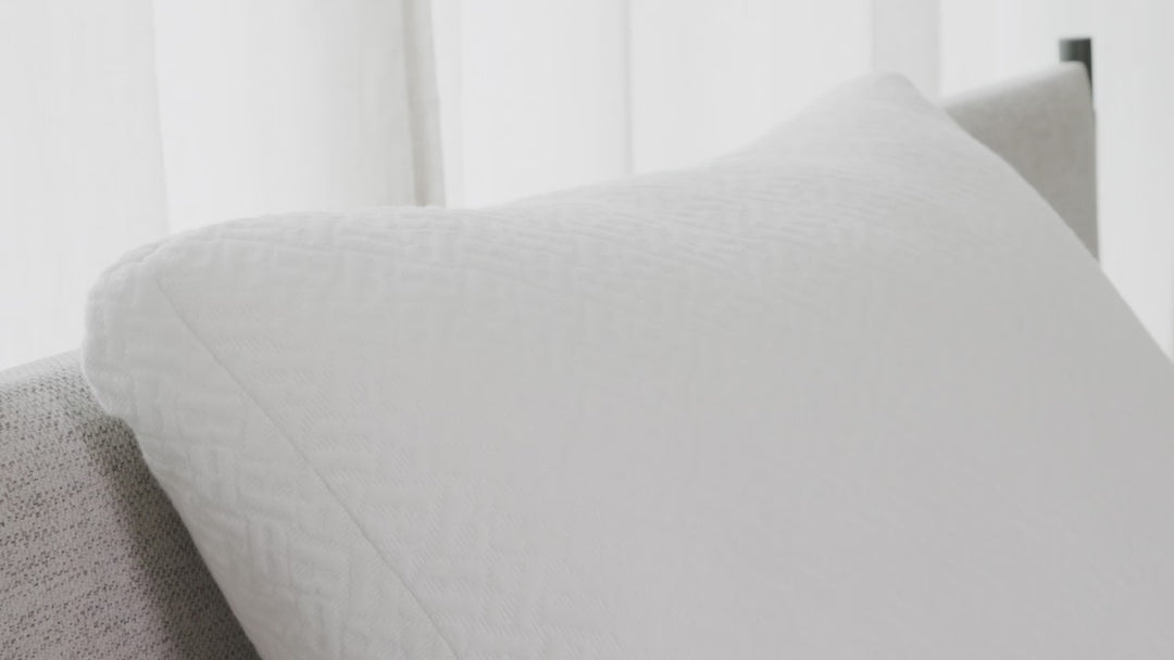 Promotional video showing a man outdoors wrapped in a blue plaid stadium blanket. The video highlights the blanket’s soft texture, warmth, and lifestyle use, ending with Brookstone branding.