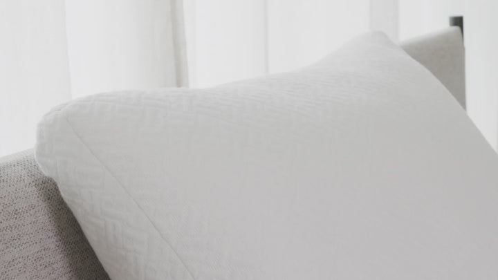 Promotional video showing a man outdoors wrapped in a blue plaid stadium blanket. The video highlights the blanket’s soft texture, warmth, and lifestyle use, ending with Brookstone branding.