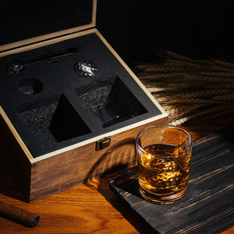 Luxurious Golf Whiskey Bar Gift Set